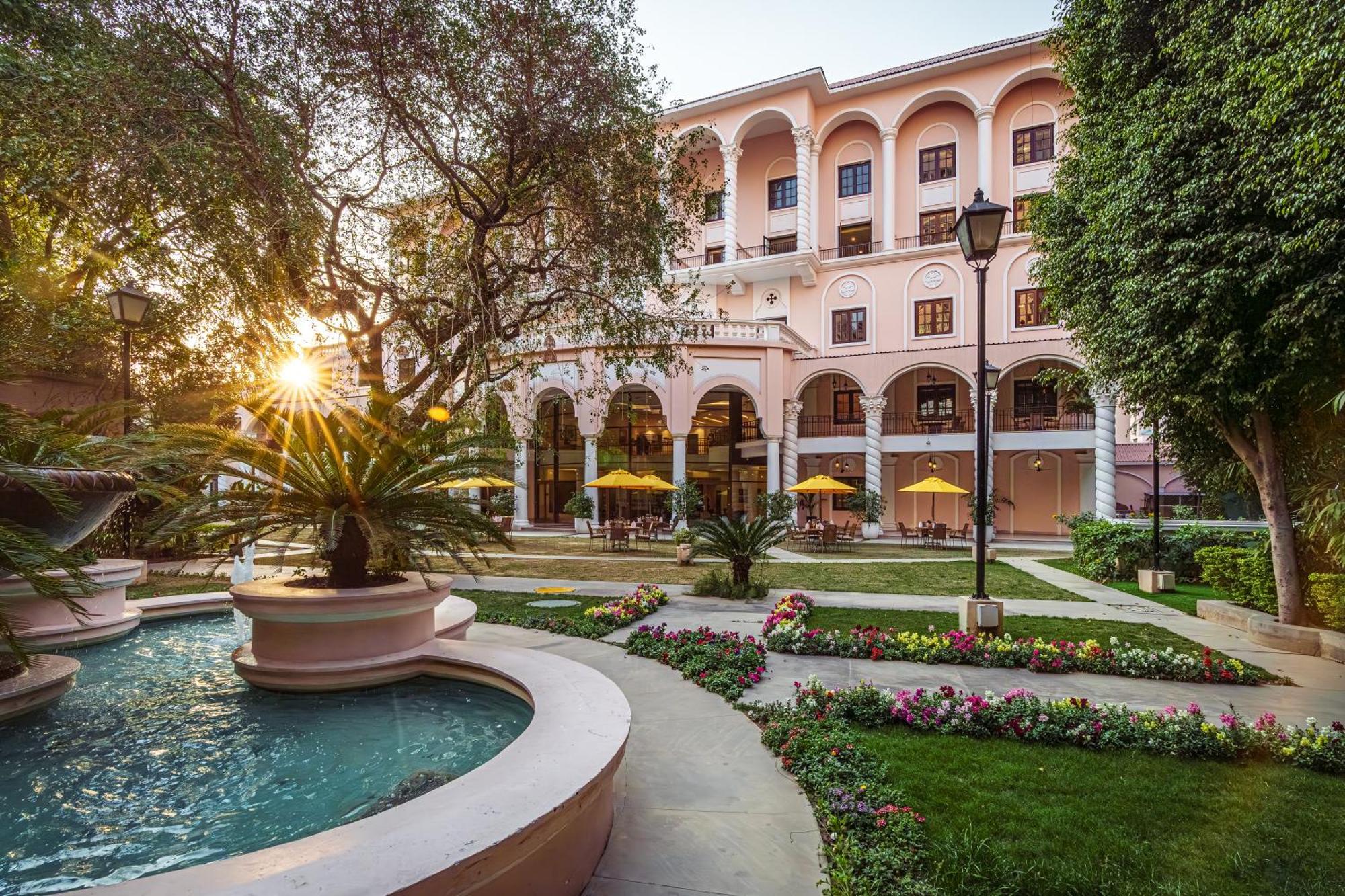 Dlf Club 5 Hotel Gurgaon Ngoại thất bức ảnh