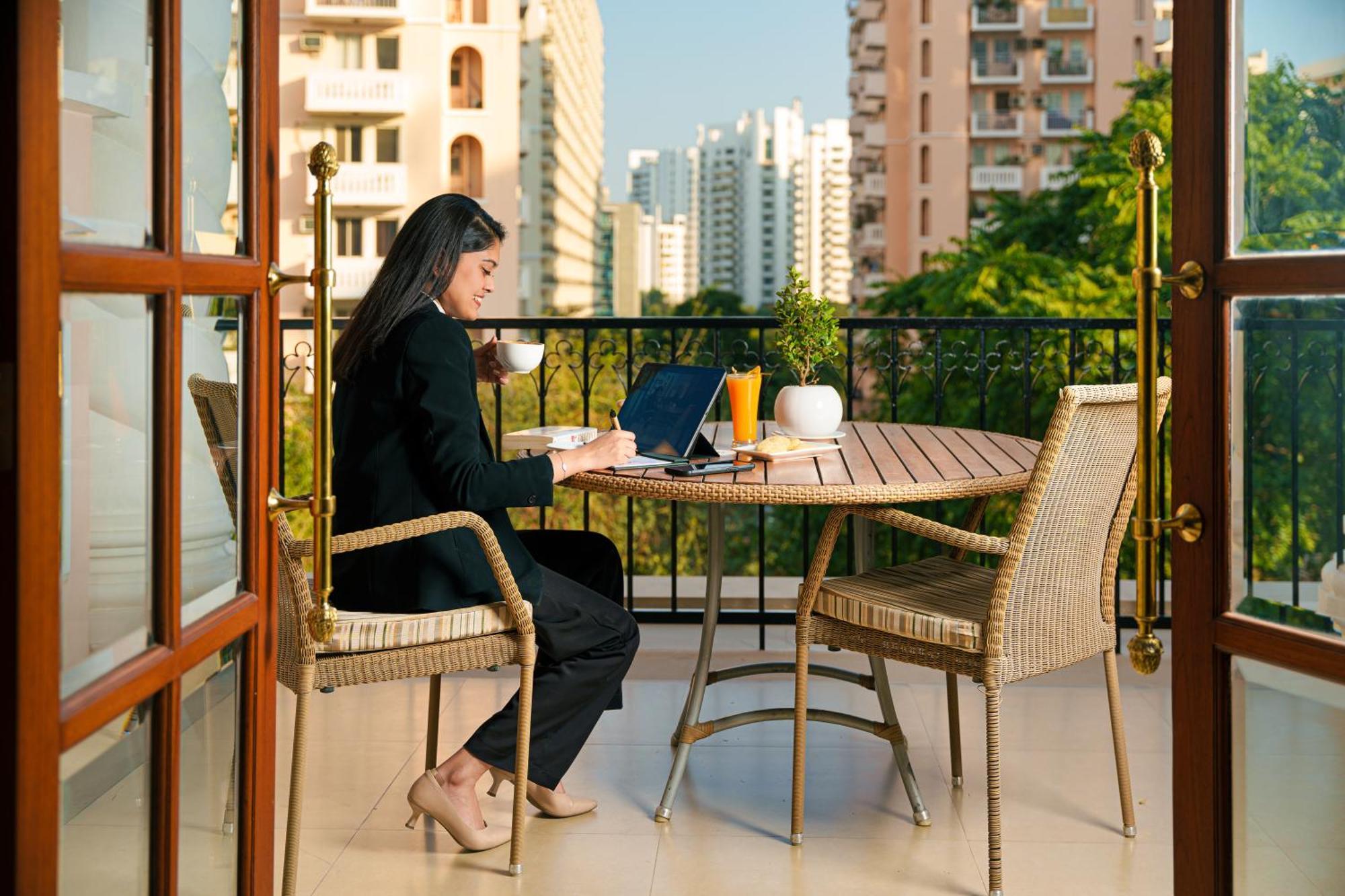 Dlf Club 5 Hotel Gurgaon Ngoại thất bức ảnh