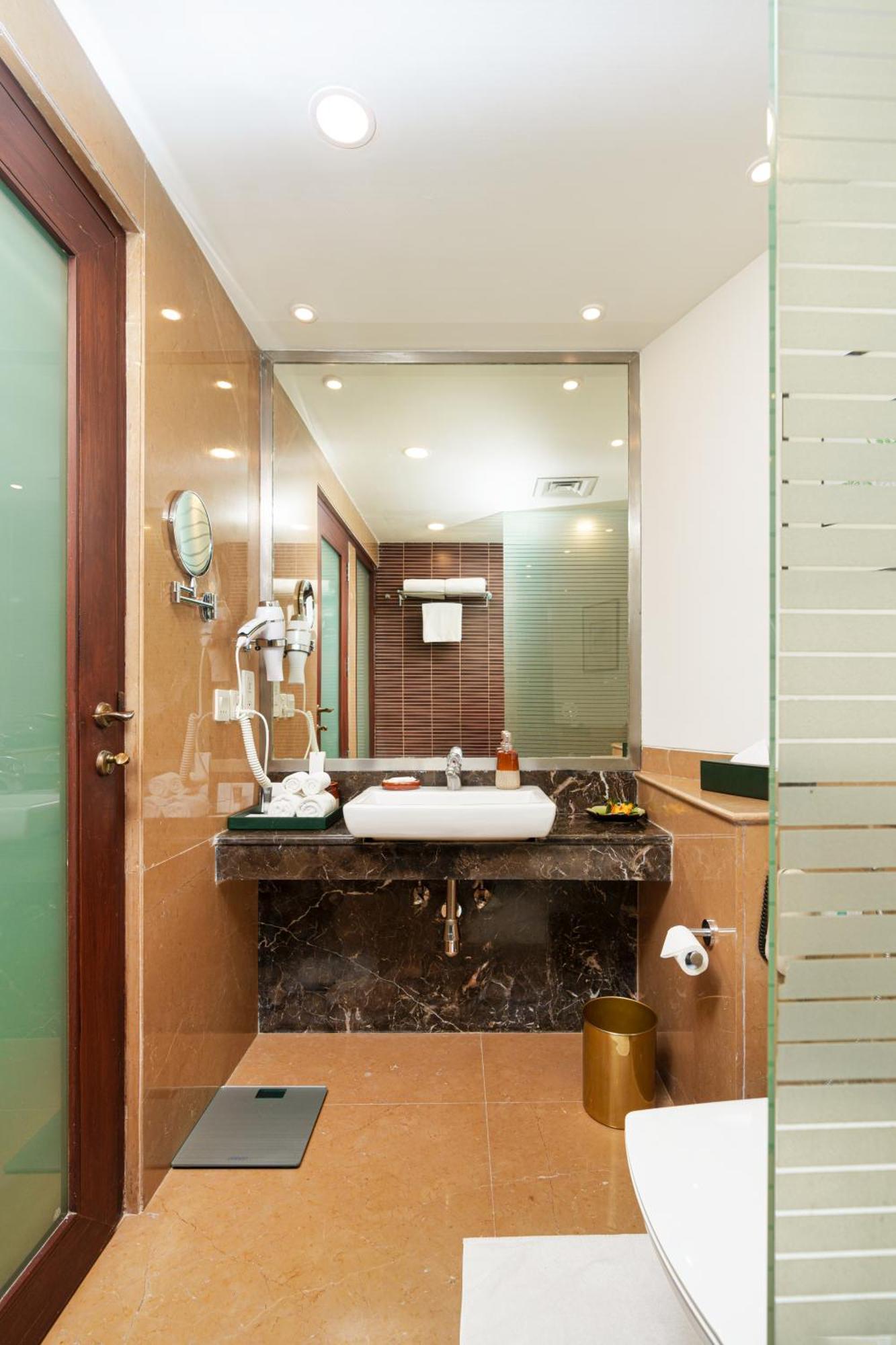 Dlf Club 5 Hotel Gurgaon Ngoại thất bức ảnh