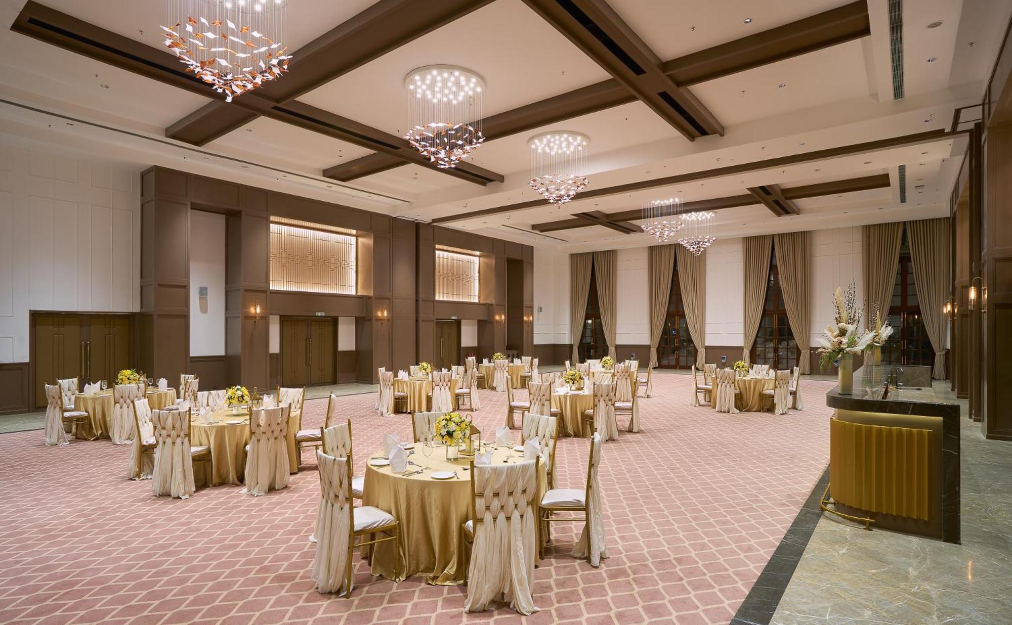 Dlf Club 5 Hotel Gurgaon Ngoại thất bức ảnh