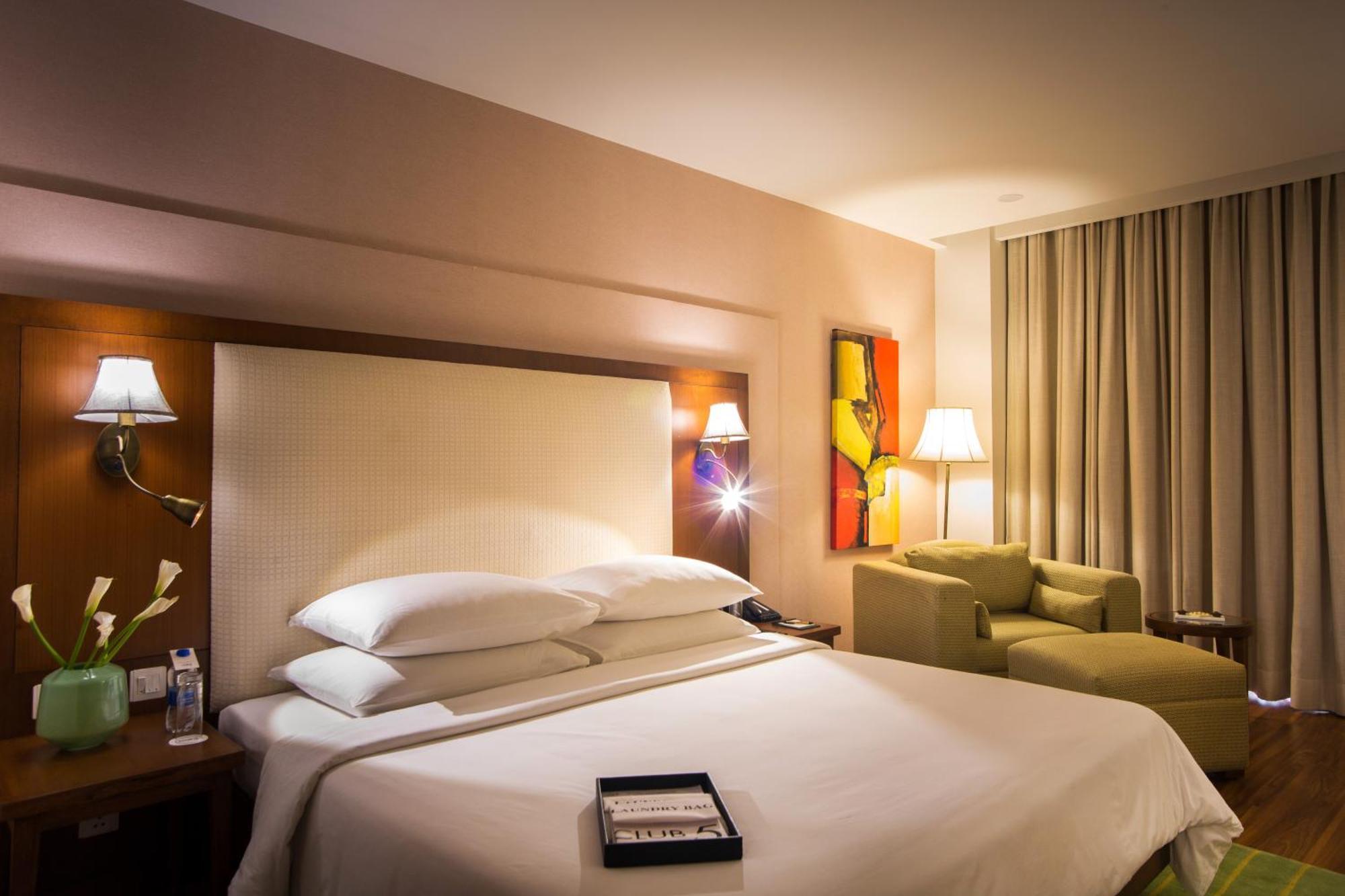 Dlf Club 5 Hotel Gurgaon Ngoại thất bức ảnh