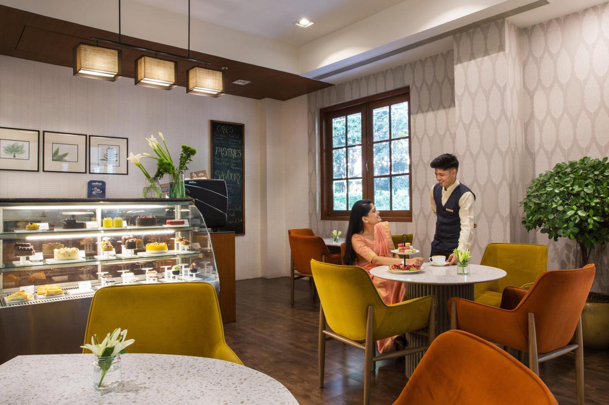 Dlf Club 5 Hotel Gurgaon Ngoại thất bức ảnh