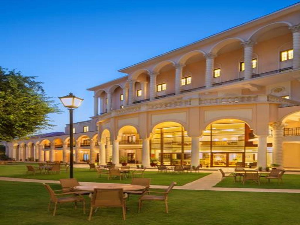 Dlf Club 5 Hotel Gurgaon Ngoại thất bức ảnh