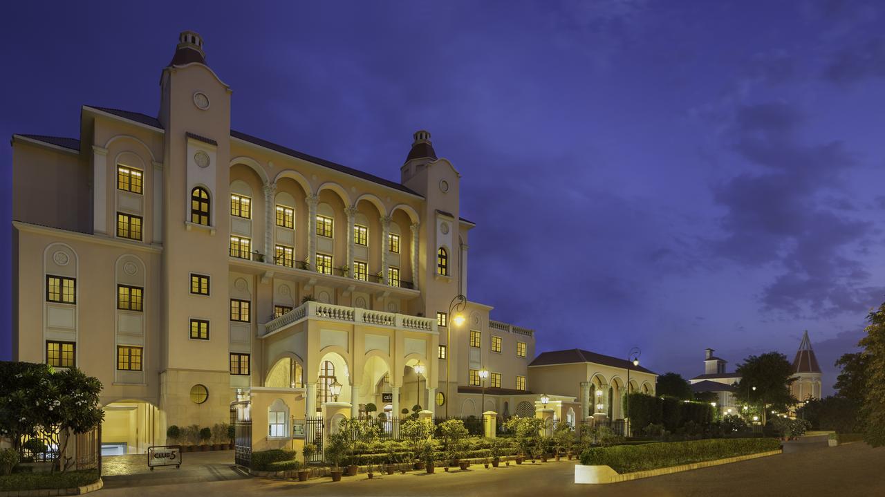 Dlf Club 5 Hotel Gurgaon Ngoại thất bức ảnh