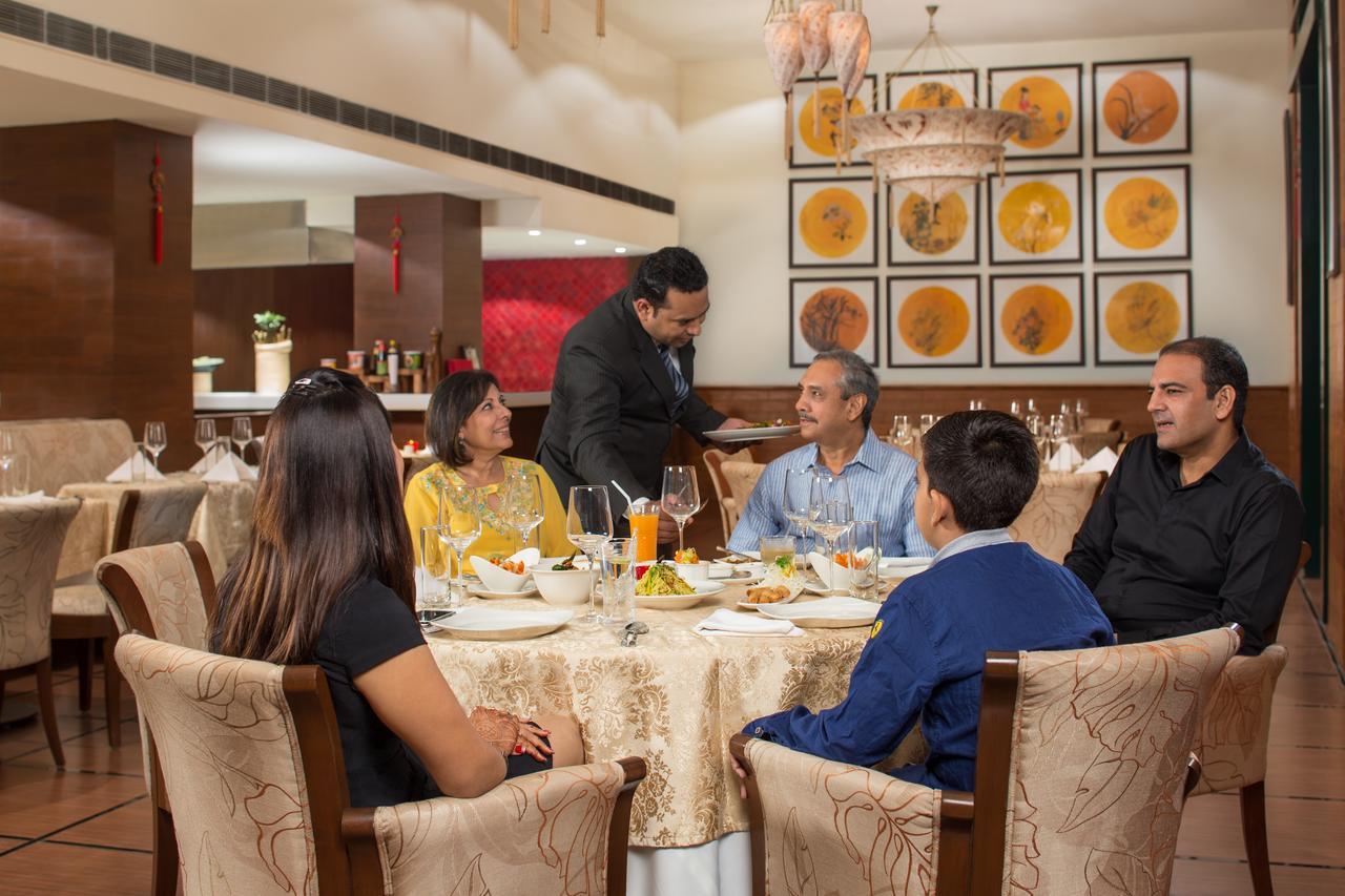 Dlf Club 5 Hotel Gurgaon Ngoại thất bức ảnh